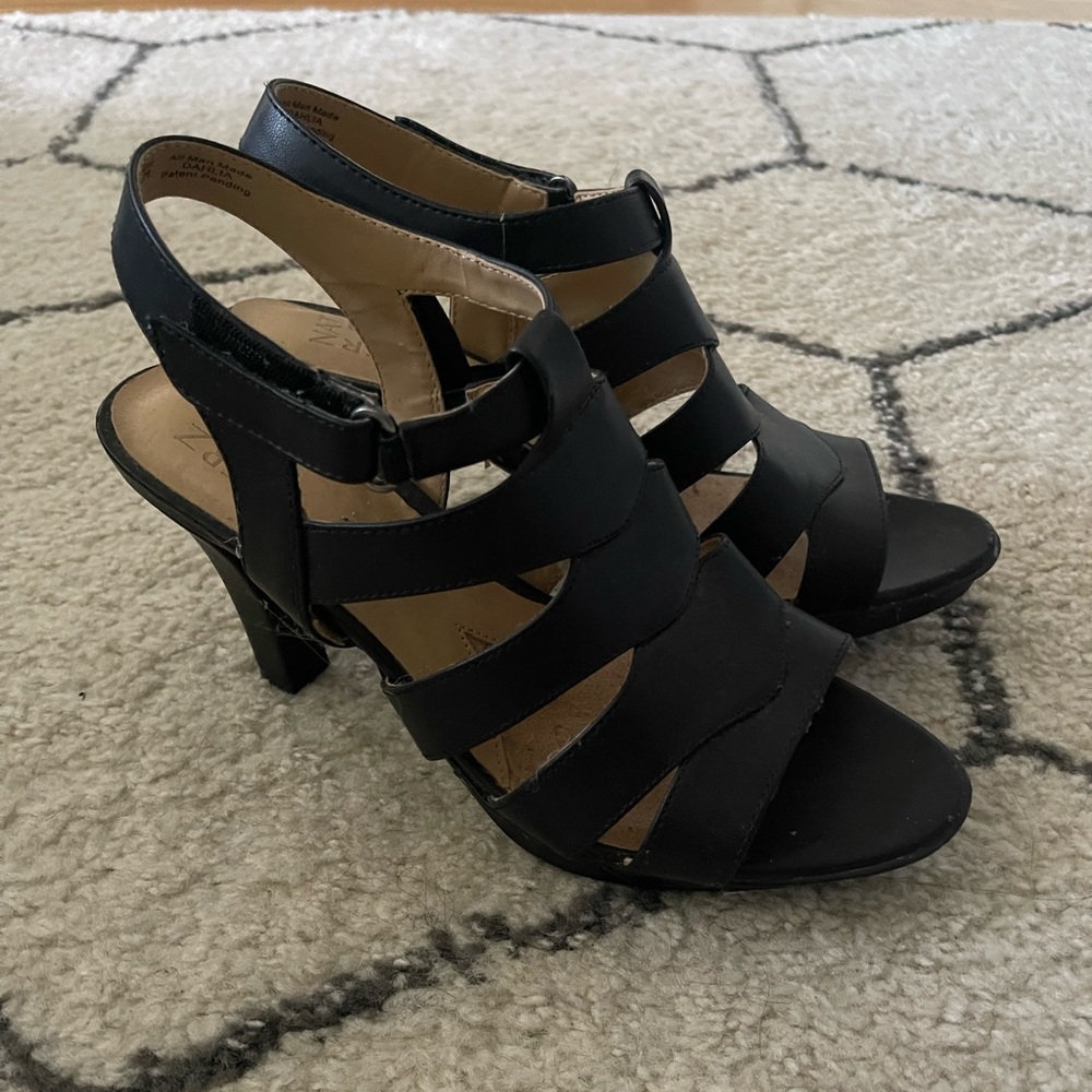 Sandals - Picture 3 of 4